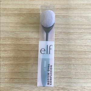 e.l.f. Medium Oval Complexion Brush